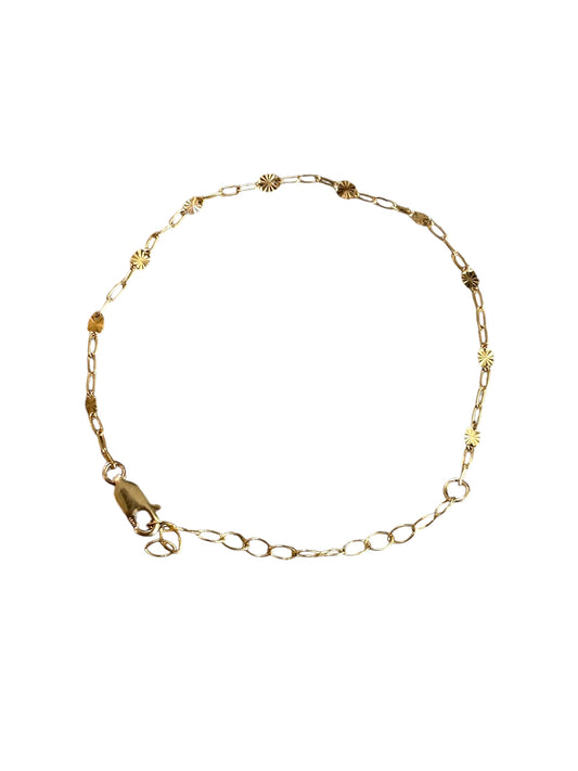 Dainty heather bracelet with sunburst details